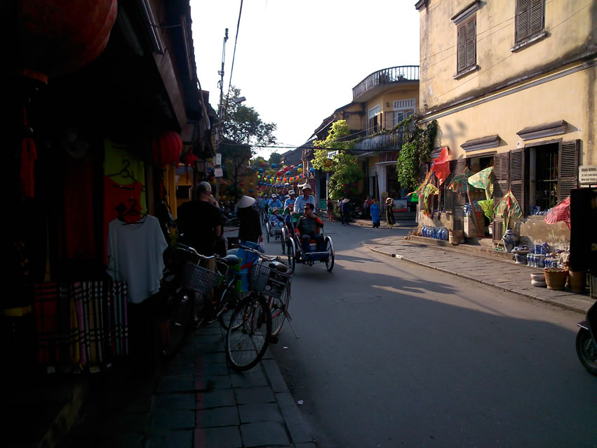 <h2>Thailand, Cambodia & Vietnam Escorted 2018</h2>14 Nights from Thailand to Cambodia & Vietnam | 8 Rounds | January 30 - February 13